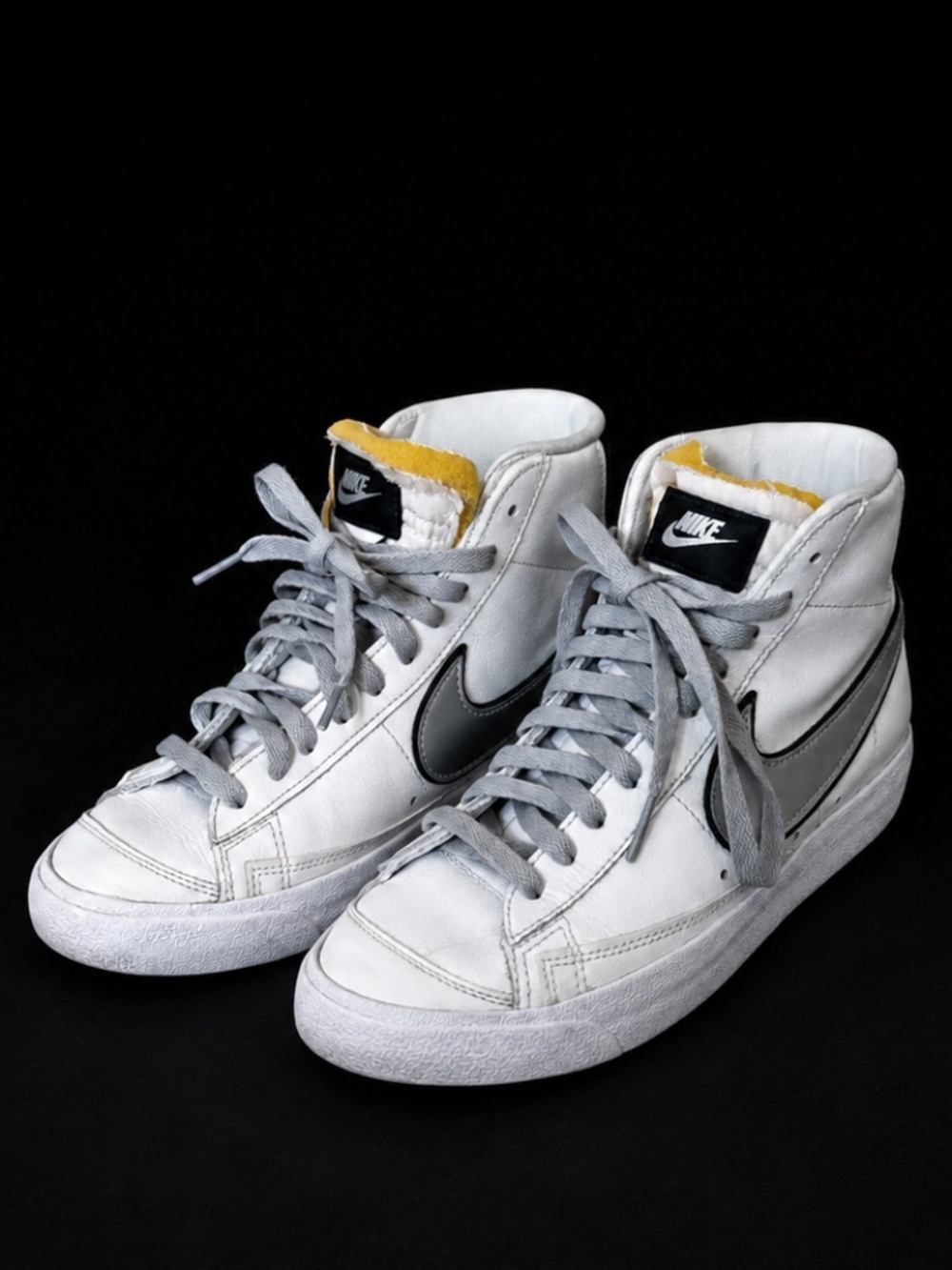 Nike Blazer Mid 77 Essential White Metallic Silver Sneakers Women’s 8.5